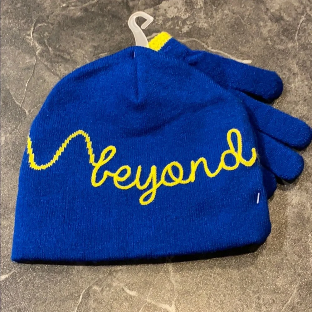 Addie & Tate Astronaut 👩‍🚀 Hat & Gloves Set